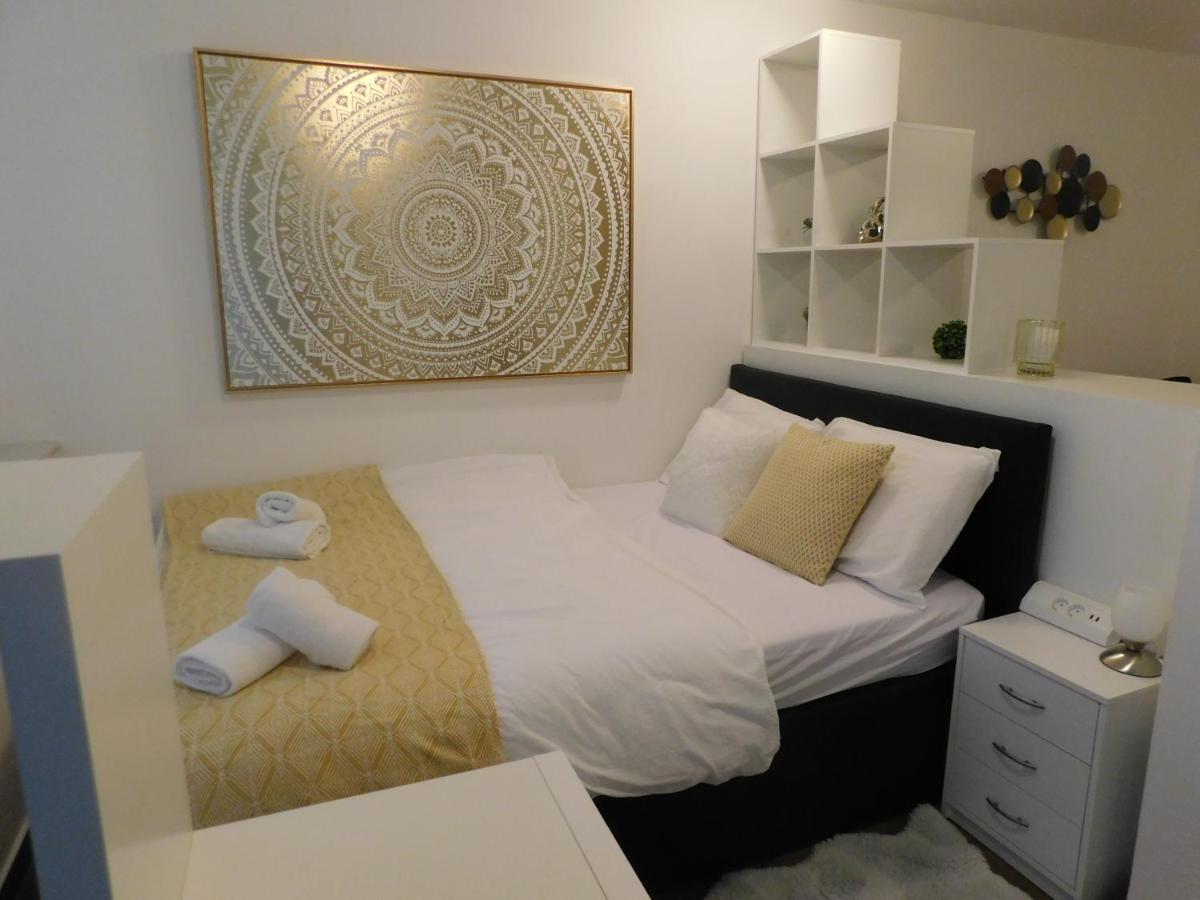 Modern Center Studio Under The Castle V Apartment ลูบลิยานา ภายนอก รูปภาพ